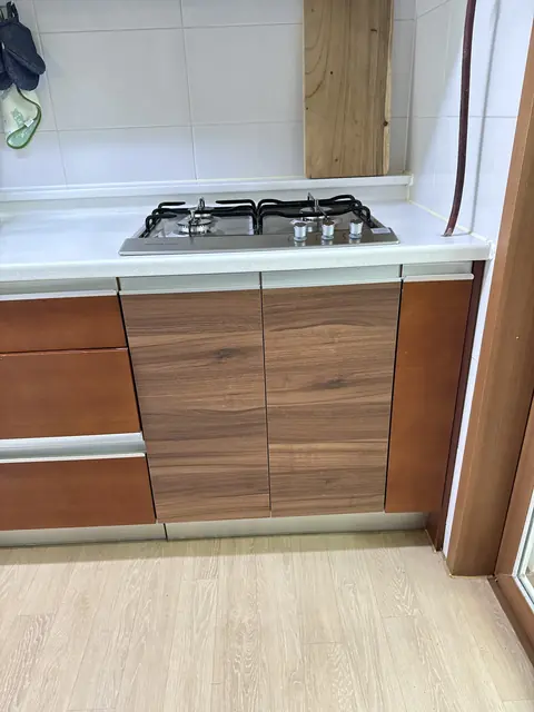 식기세척기가 빠진 싱크대 하부 자리 작업 후 모습
