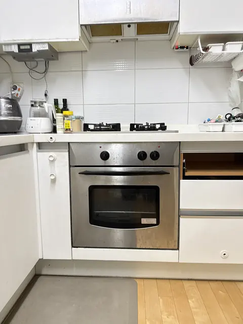 오븐이 있던 싱크대 하부 작업 전 모습